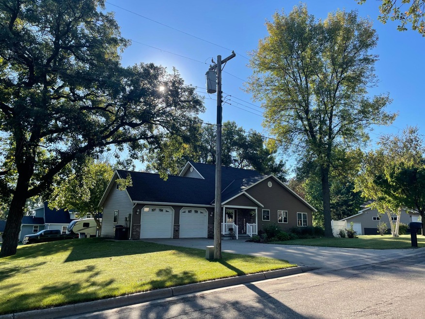 Pending $339,900 • Co-Listing Agent