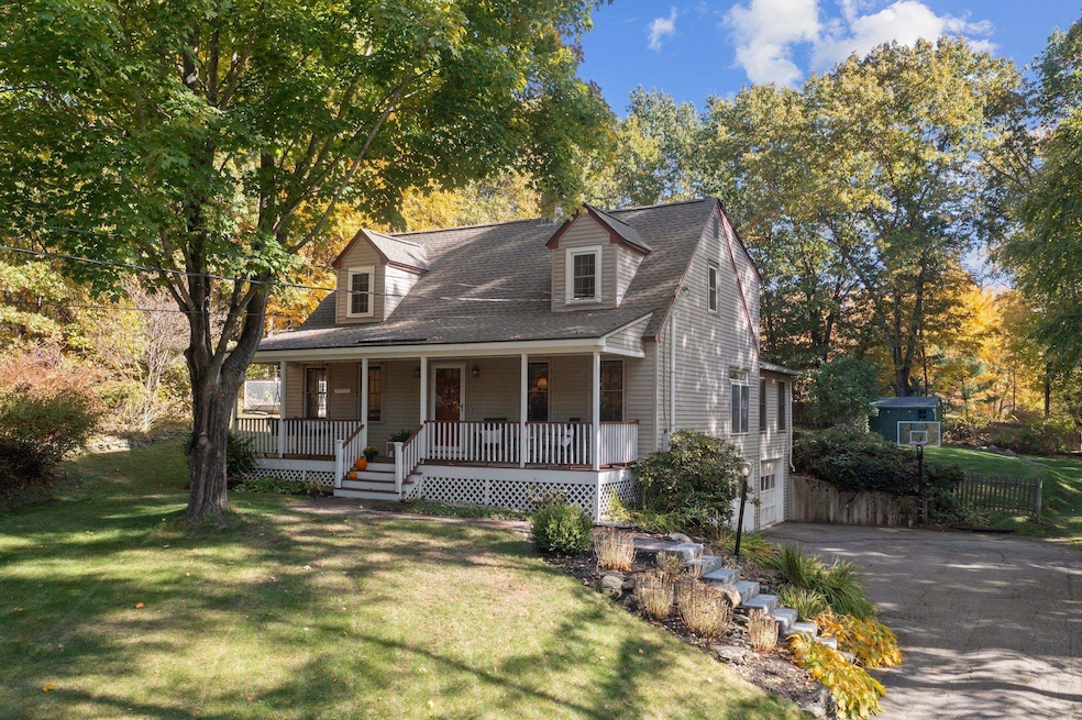 5 Benjamin Rd, Stratham, NH 03885 - photo 1