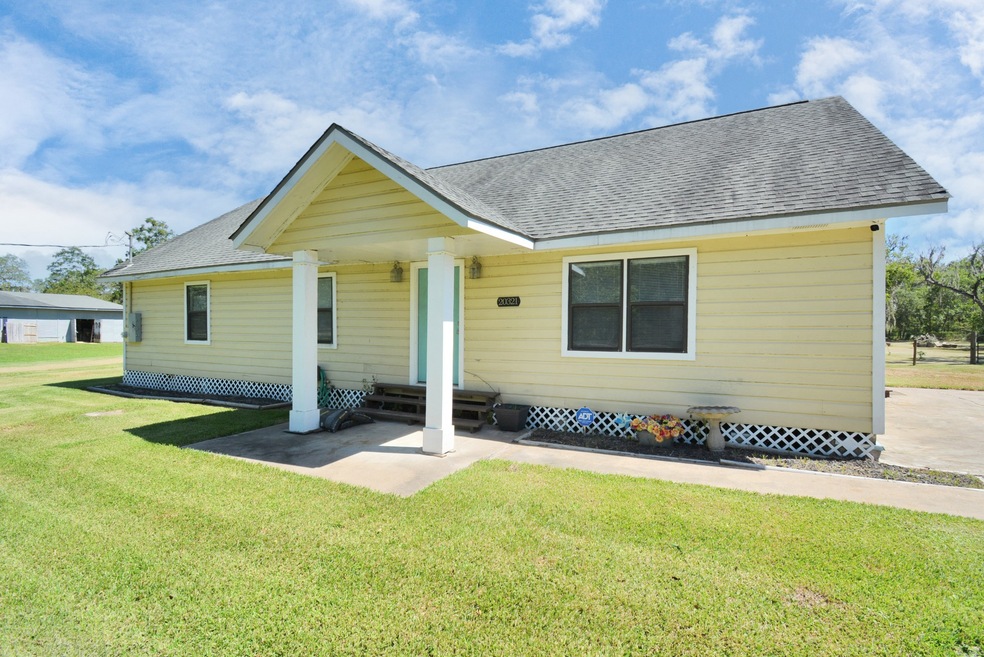 20321 Ramblewood Dr, Brazoria, TX 77422 - photo 1