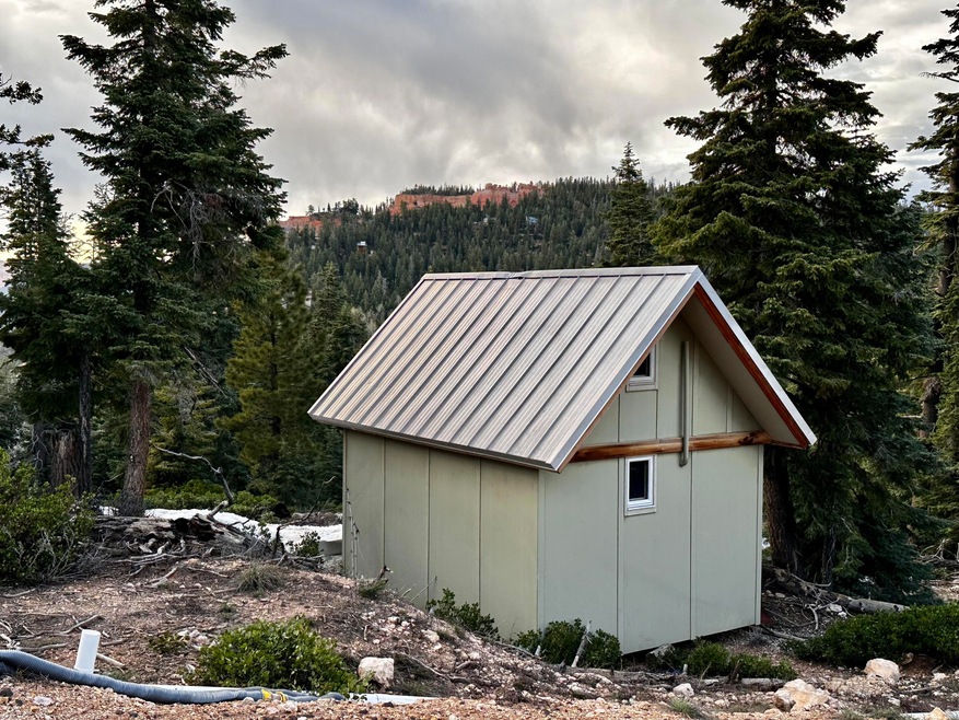 Small cabin on 2 lots