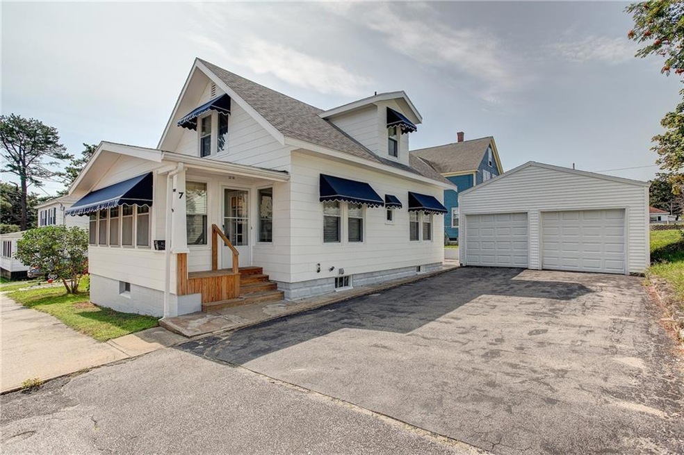7 W Old Orchard Ave, Old Orchard Beach, ME 04064 - photo 1