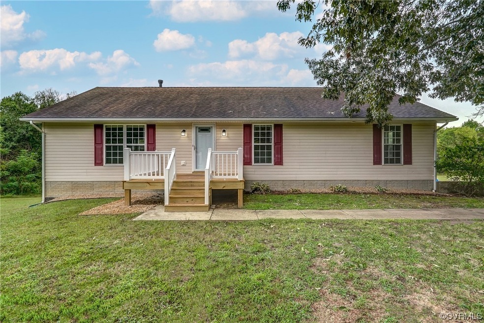 Welcome to 91 Cimarron Ct on Lake Anna!