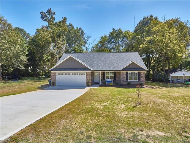 Welcome home to 1115B Rembrandt Dr. in Concord. Lo