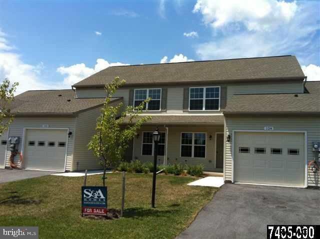 124 Cedarfield Dr unit 74, Gettysburg, PA 17325 - photo 1