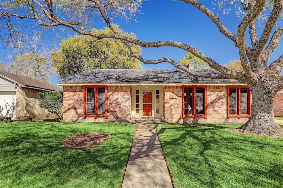 5314 Bulen Ave, Friendswood, TX 77546 - photo 1