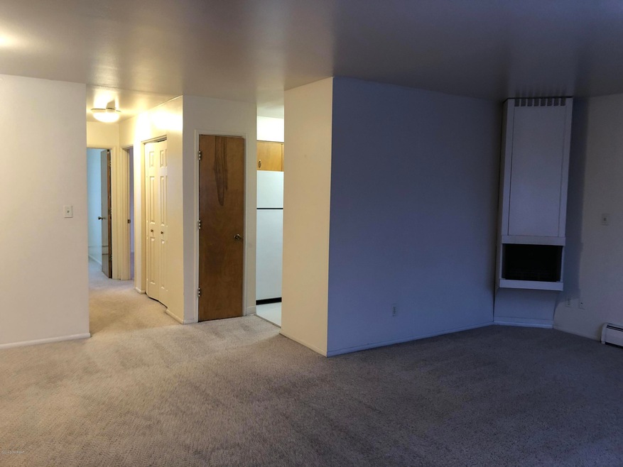 2506 W 27th Ave unit 4, Anchorage, AK 99517 - photo 1