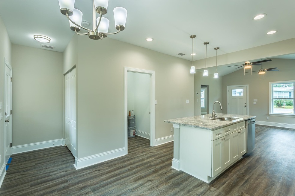 51 Winnebago St, Crawfordville, FL 32327 - photo 1