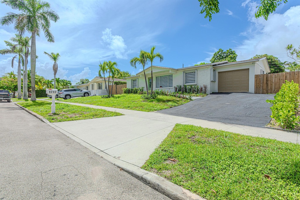 1717 16th Ct N, Lake Worth, FL 33460 - photo 1