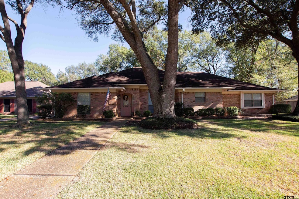 For Sale $349,500 • Co-Listing Agent