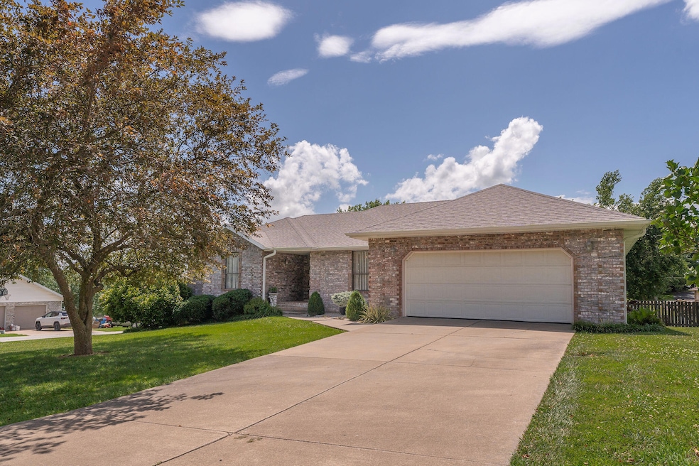 503 N 37th St, Nixa, MO 65714 - photo 1