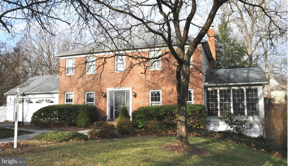 5822 Glen Forest Dr, Falls Church, VA 22041 - photo 1