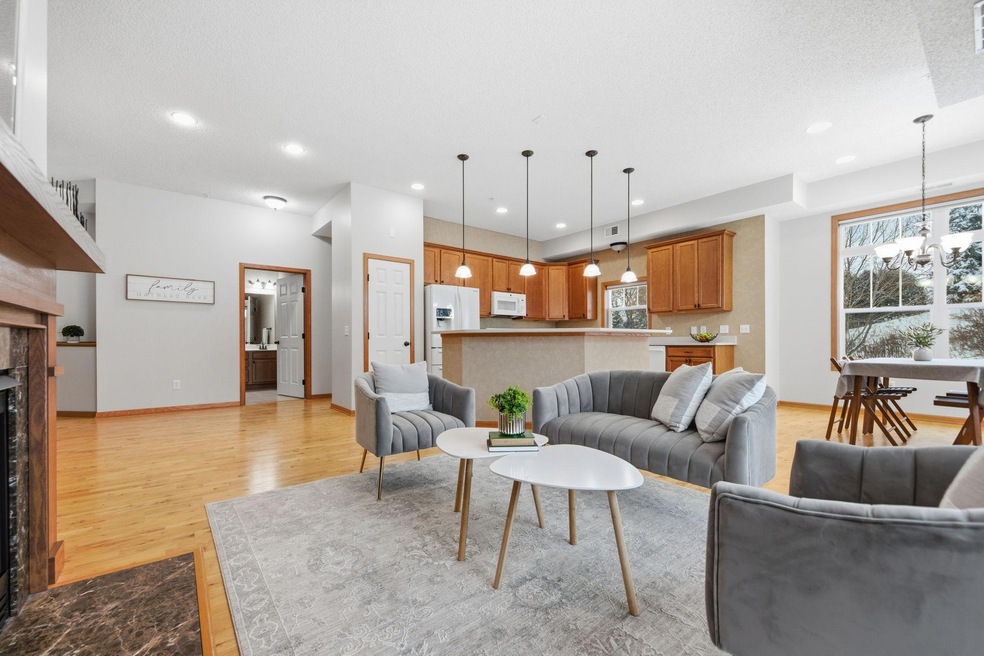 1256 County Road D E unit 104, Maplewood, MN 55109 - photo 1