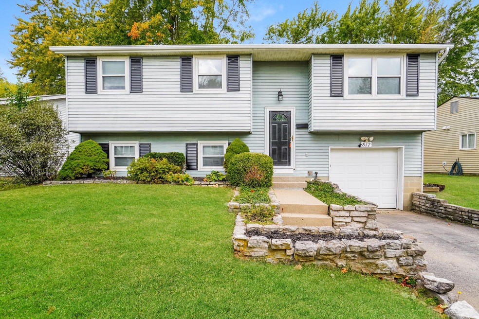 817 Eliots Oak Rd, Columbus, OH 43228 - photo 1