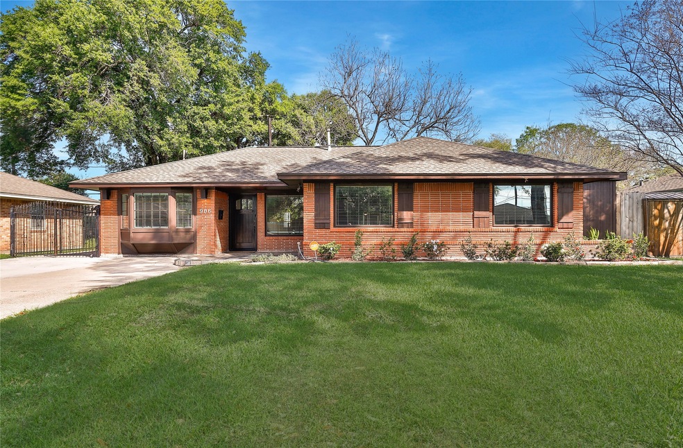 906 W 30th St, Houston, TX 77018 - photo 1