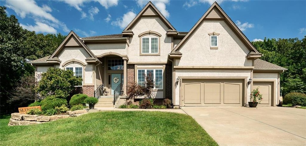 7557 Legler St, Shawnee, KS 66217 - photo 1