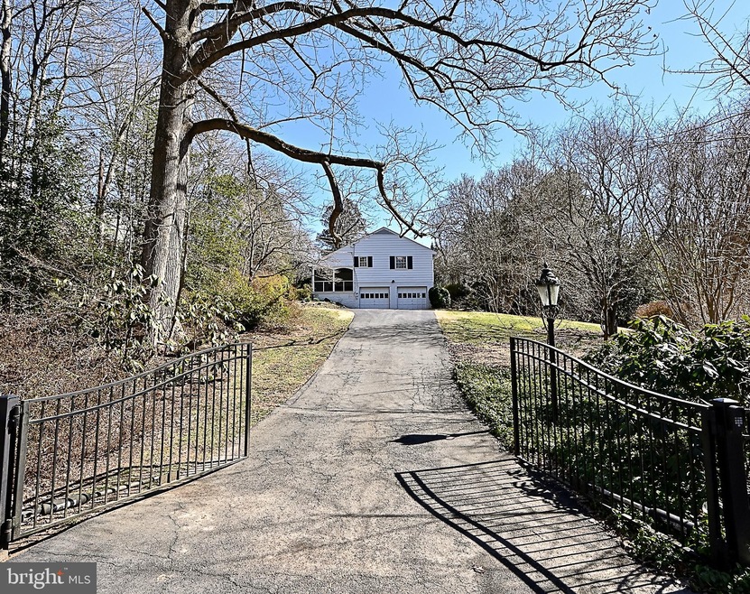 963 Saigon Rd, McLean, VA 22102 - photo 1