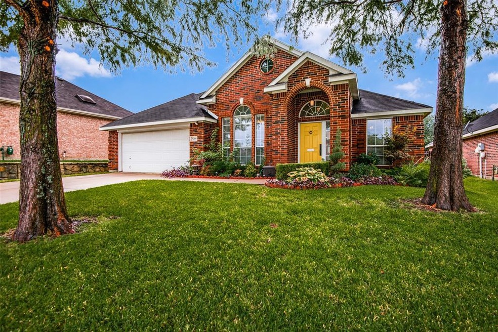 7400 Sunburst Trail, Denton, TX 76210 - photo 1