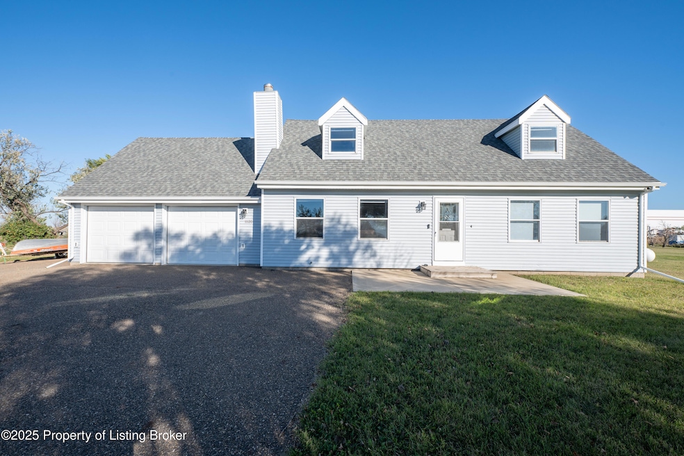 11120 31p St SW, Dickinson, ND 58601 - photo 1