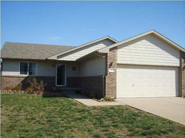 Very nice ranch home on circle/cul-de-sac lot!