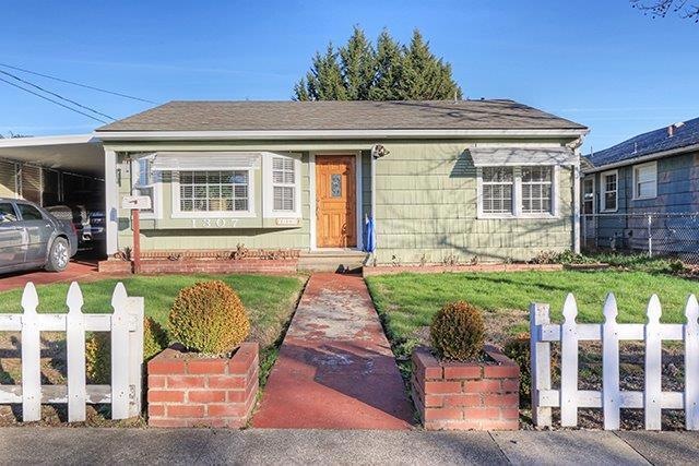 1307 NW Conklin Ave, Grants Pass, OR 97526 - photo 1