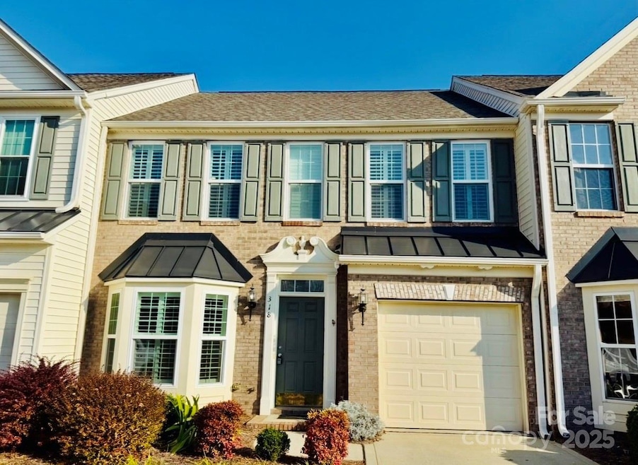 318 Shingleoak Dr, Clover, SC 29710 - photo 1