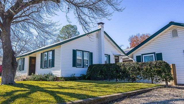 516 St Geralda St, Fredericksburg, TX 78624 - photo 1