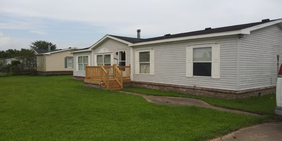 10134 S Country Dr, Alvin, TX 77511 - photo 1