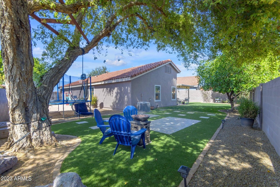 Entertainment Area with Artificial Grass