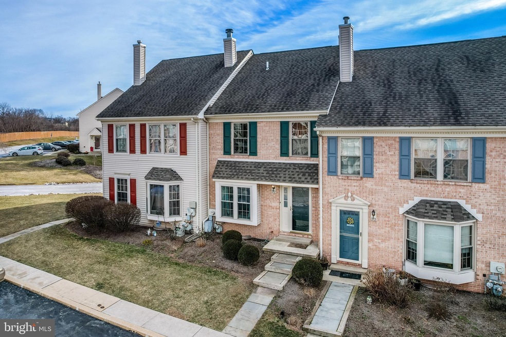 312 Maple Glen Cir, Pottstown, PA 19464 - photo 1