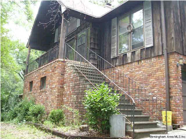 LARGE FRONT PORCH