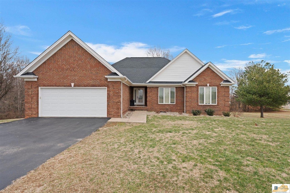 104 Carriage Ln, Glasgow, KY 42141 - photo 1
