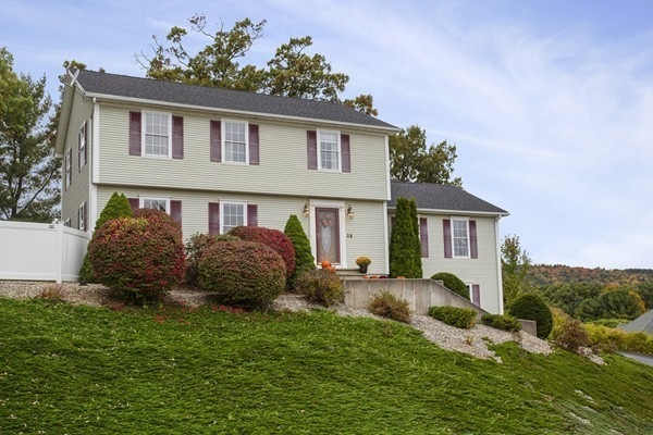 36 Juniper Ridge Dr, Feeding Hills, MA 01030 - photo 1