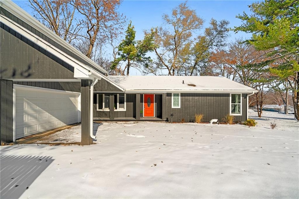 13606 Cypress Ave, Grandview, MO 64030 - photo 1