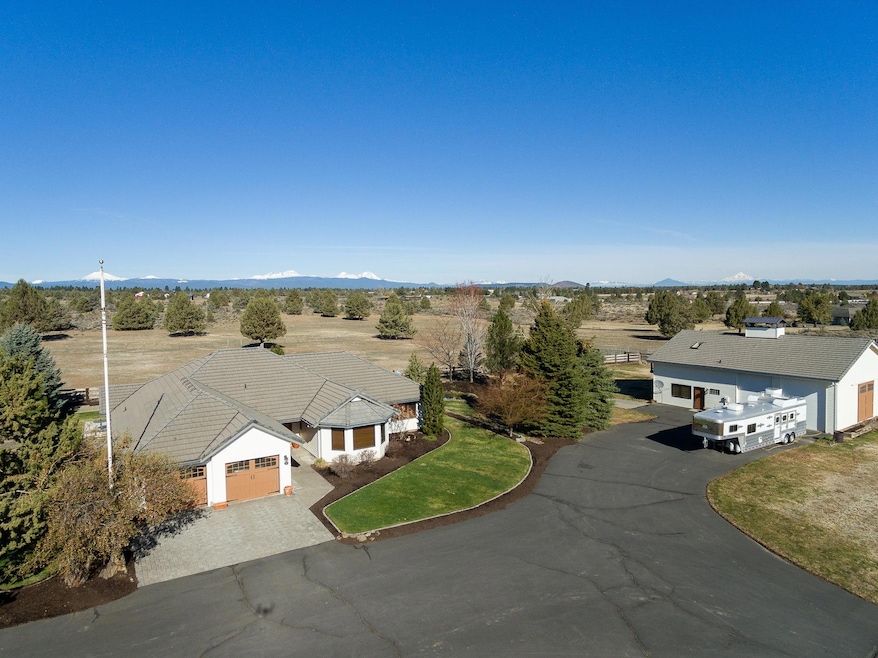 22575 Skyview Ln, Bend, OR 97702 - photo 1