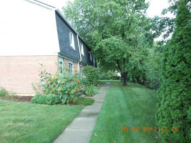 5446 Rockwood Ct unit 13, Columbus, OH 43229 - photo 1