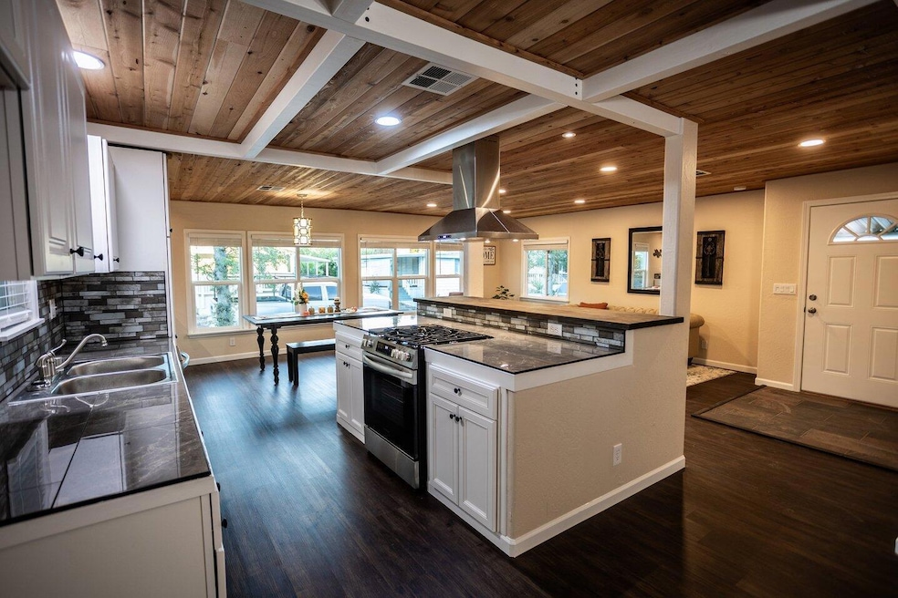 Entertainers Kitchen