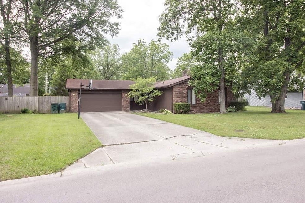 209 W Charter Dr, Muncie, IN 47303 - photo 1