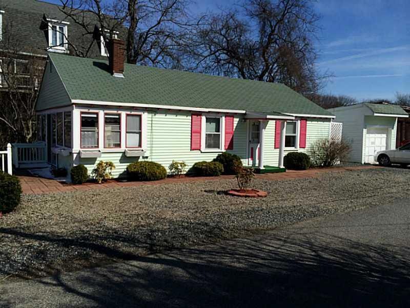 23 Broadway, York, ME 03909 - photo 1