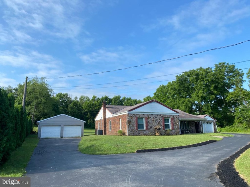 4836 Buckeye Rd, Emmaus, PA 18049 - photo 1