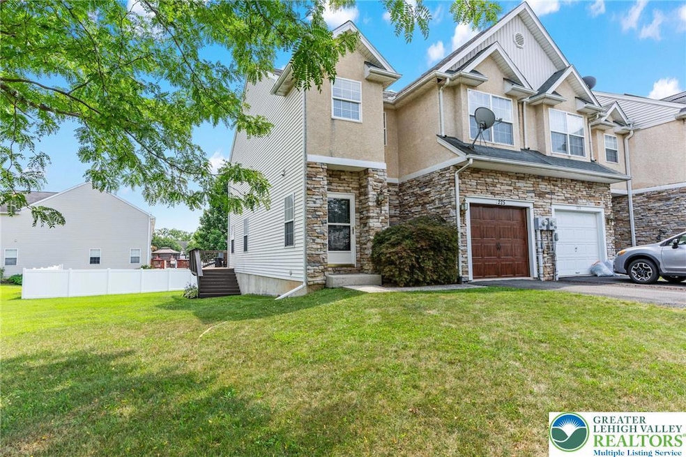 225 Maple Ct, Alburtis, PA 18011 - photo 1