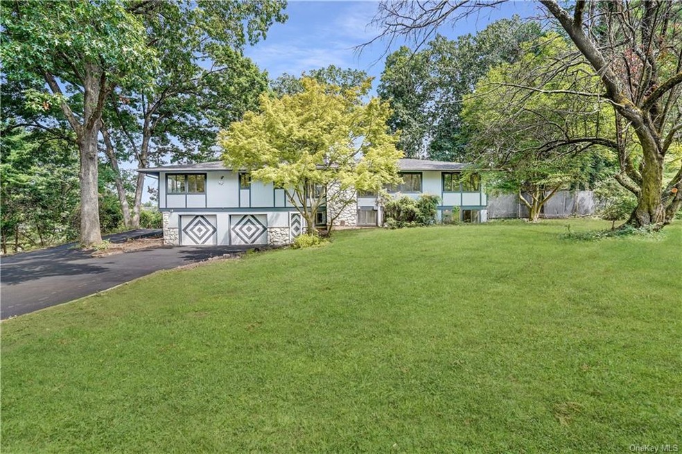 7 Wagon Wheel Dr, New City, NY 10956 - photo 1