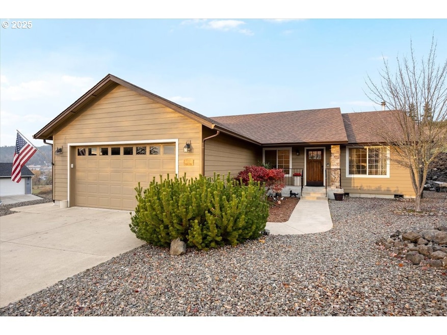 635 Valley Vista St, Sutherlin, OR 97479 - photo 1
