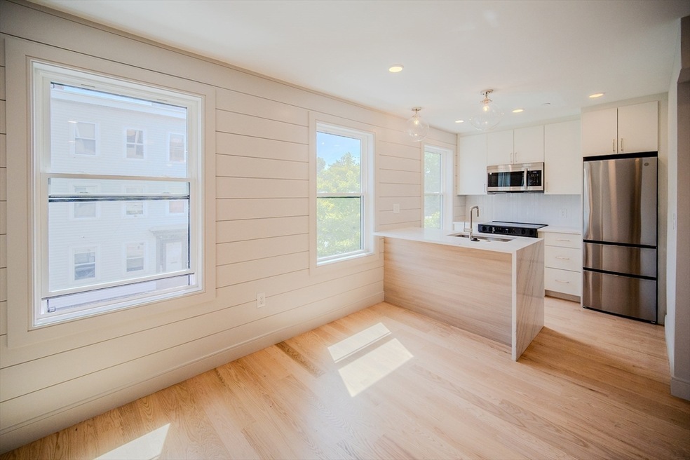 Pending $555,000 • Co-Listing Agent