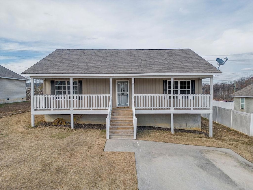 1509 Hale Bowen Dr, Dalton, GA 30721 - photo 1