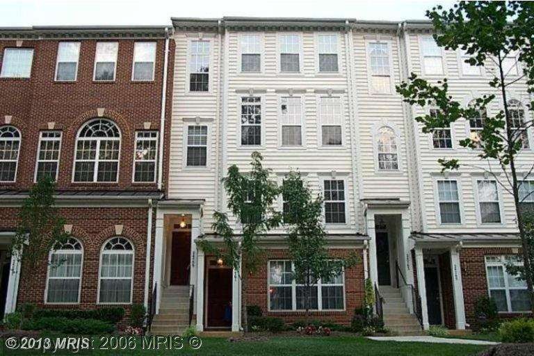 24759 Stone Station Terrace unit 106, Stone Ridge, VA 20105 - photo 1