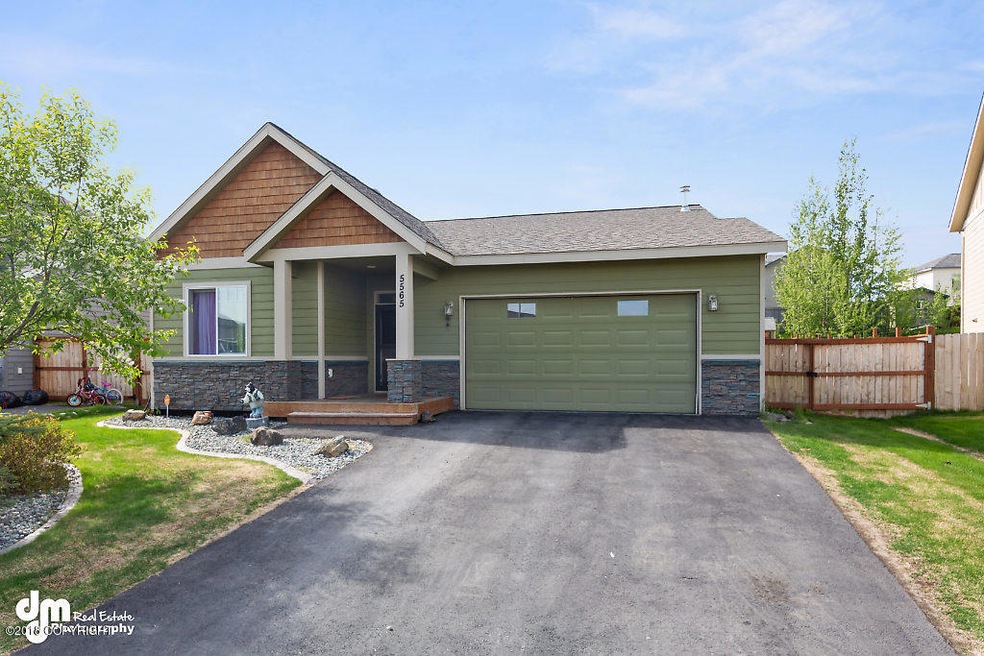 Front Exterior_CG_7906-SMALL