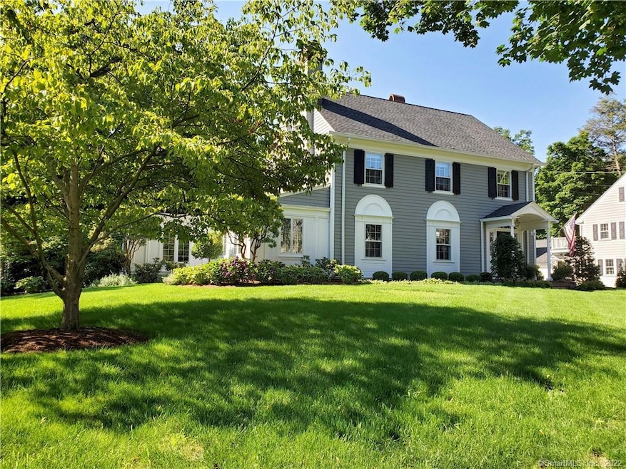 131 Algonquin Rd, Fairfield, CT 06825 - photo 1