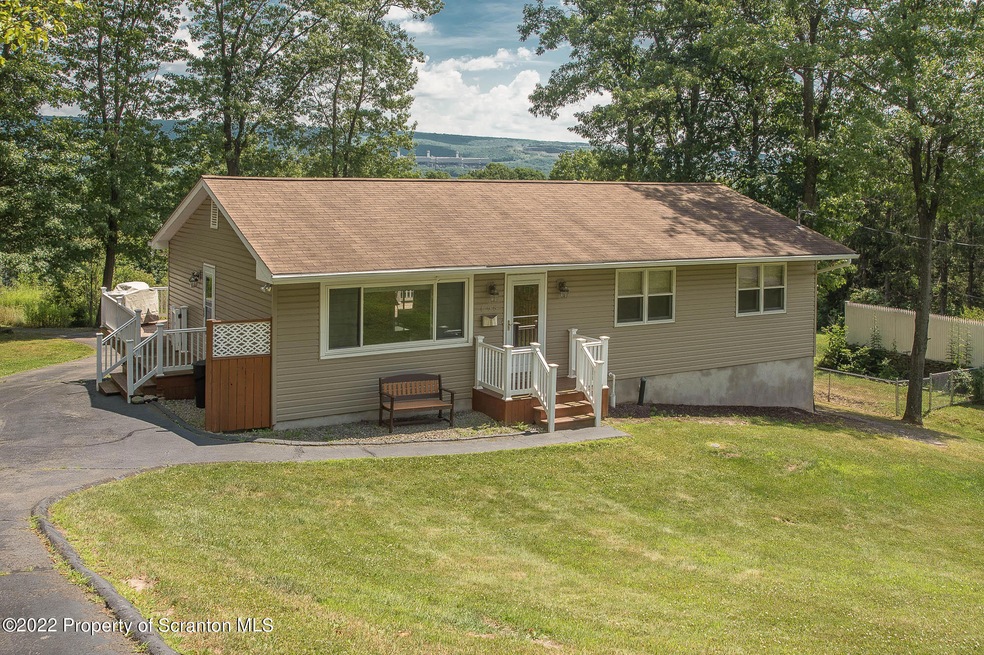 195 Columbus Dr, Archbald, PA 18403 - photo 1