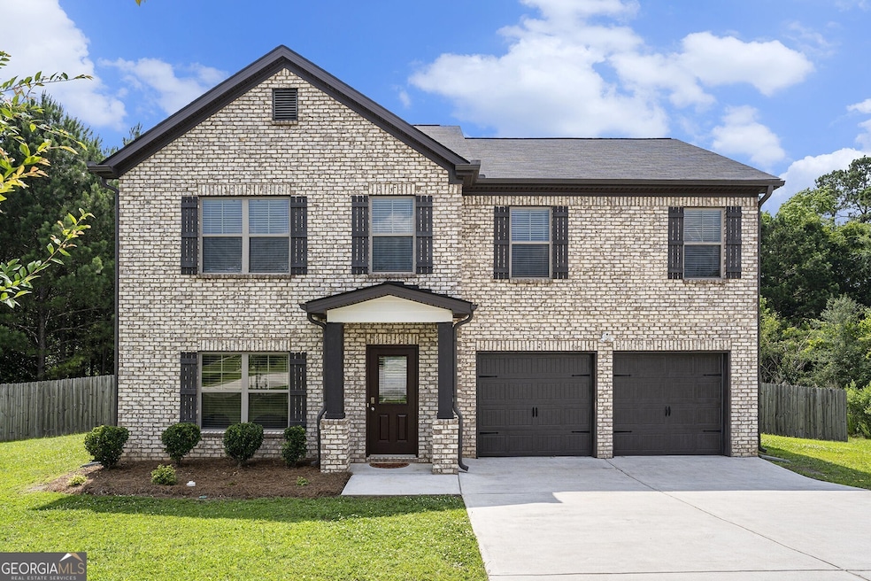 Charming Traditional On A Quiet Cul-De-Sac!