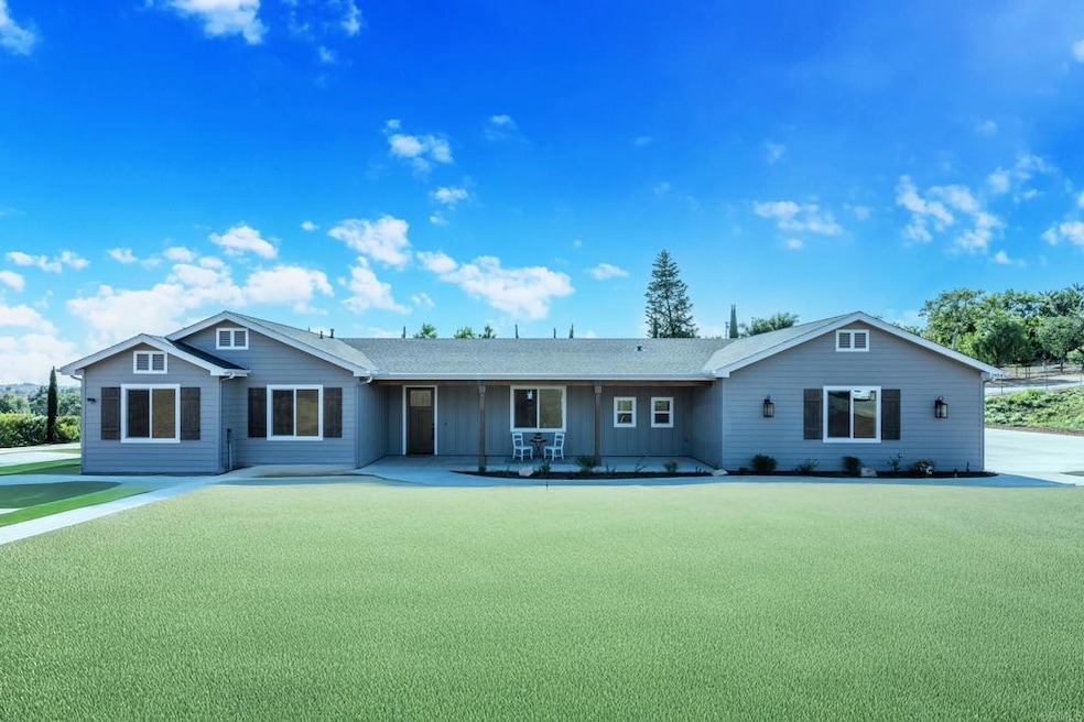 1904 Grey Rabbit Hollow Ln, Fallbrook, CA 92028 - photo 1